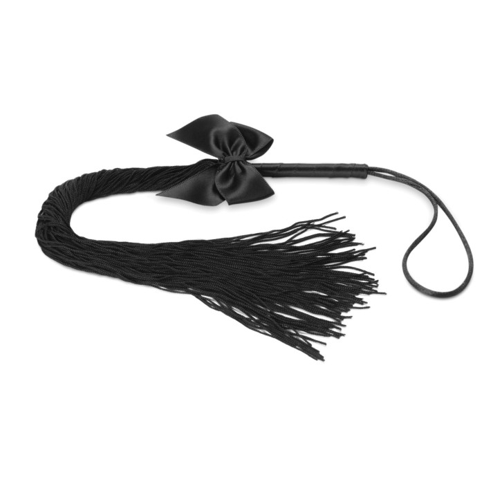 Батіг Bijoux Indiscrets - Lilly - Fringe whip прикрашений шнуром і бантиком, в подарунковій упаковці